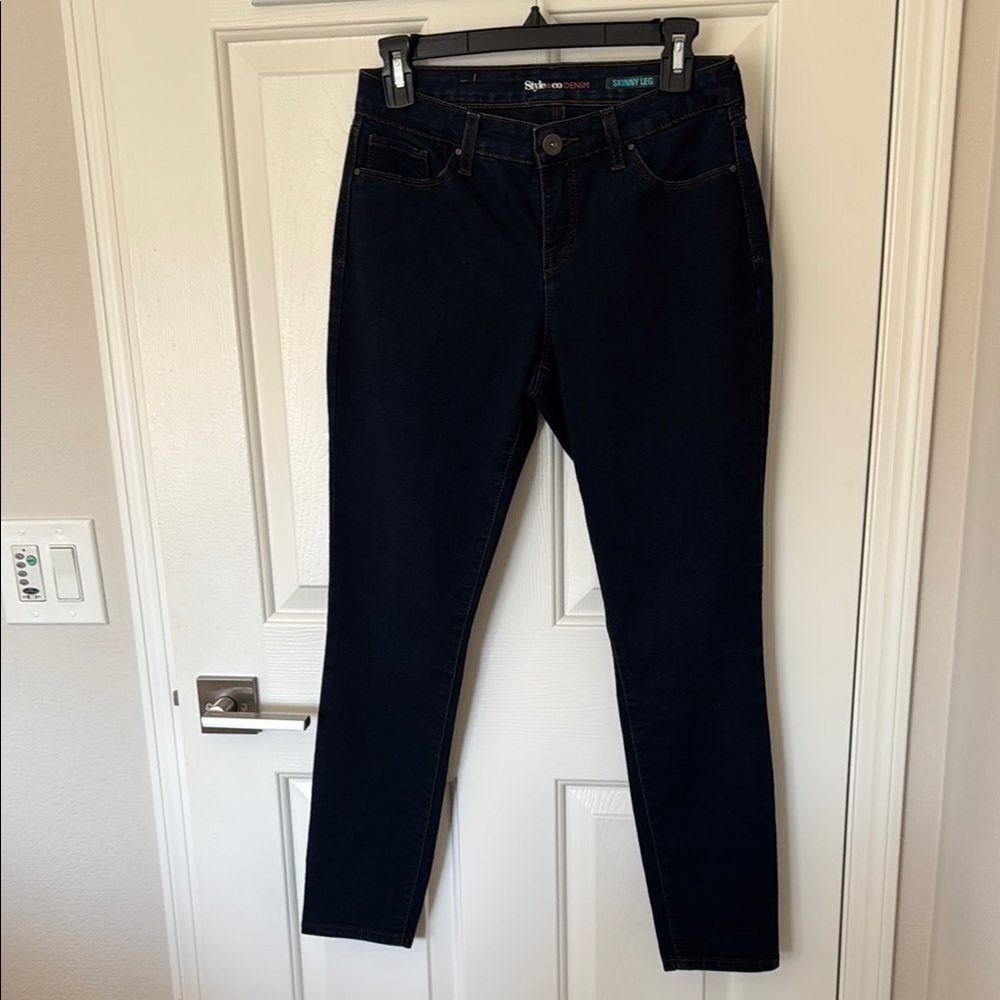 Style & co Skinny Jeans. Dark blue 6p